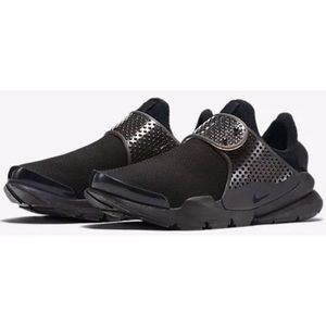 Women’s Nike Sock Dart Triple Black